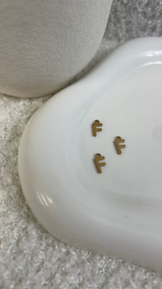 Breloque F